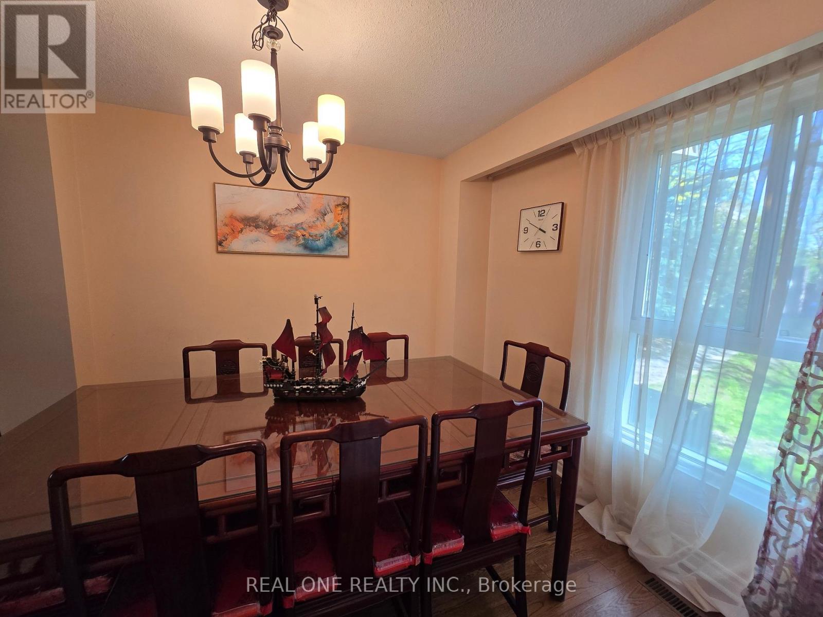 174 Rusty Crestway, Toronto, Ontario  M2J 2Y6 - Photo 12 - C13208108