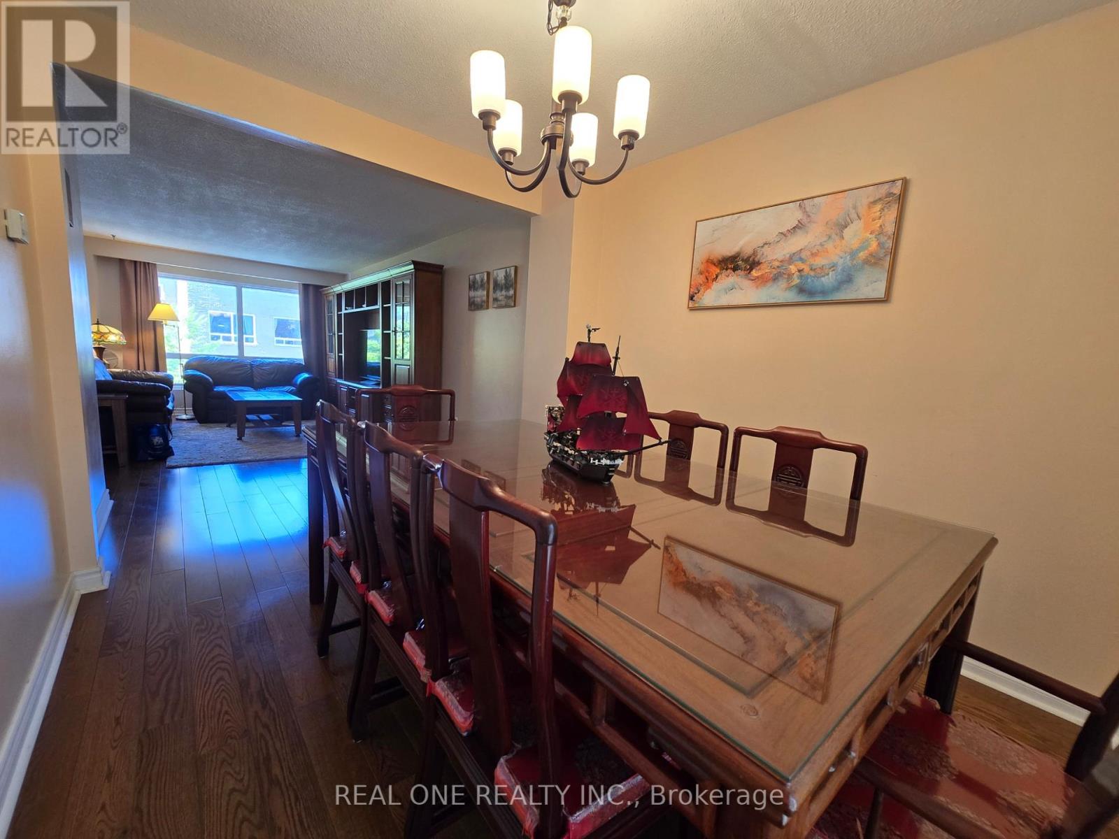 174 Rusty Crestway, Toronto, Ontario  M2J 2Y6 - Photo 7 - C13208108