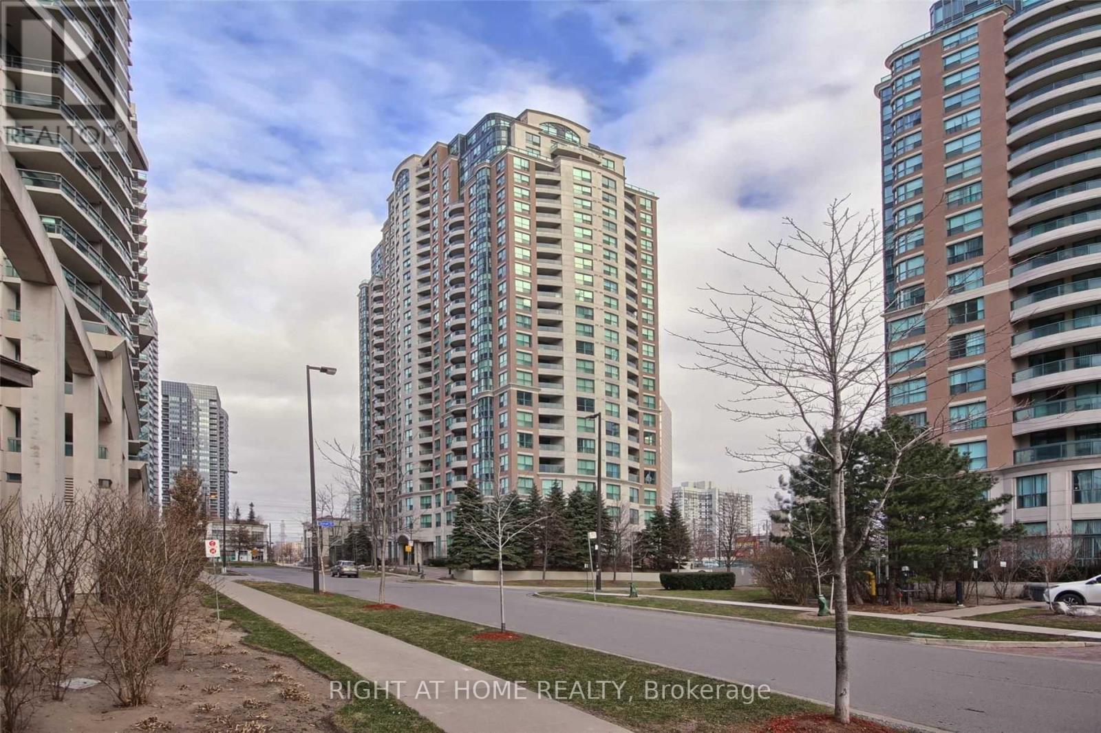 1208 - 7 Lorraine Drive, Toronto, Ontario  M2N 7H2 - Photo 1 - C13208258