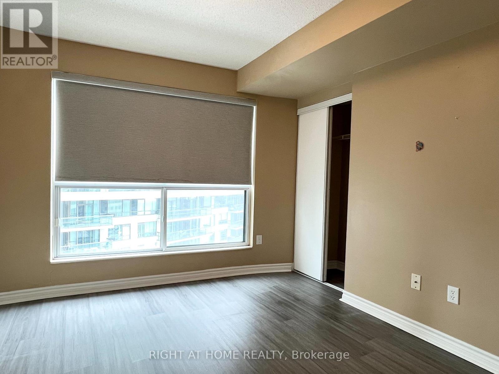 1208 - 7 Lorraine Drive, Toronto, Ontario  M2N 7H2 - Photo 8 - C13208258
