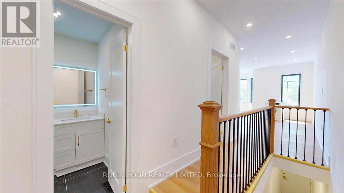 Unit 2 - 239 Christie Street, Toronto, Ontario  M6G 3B5 - Photo 4 - C13208290
