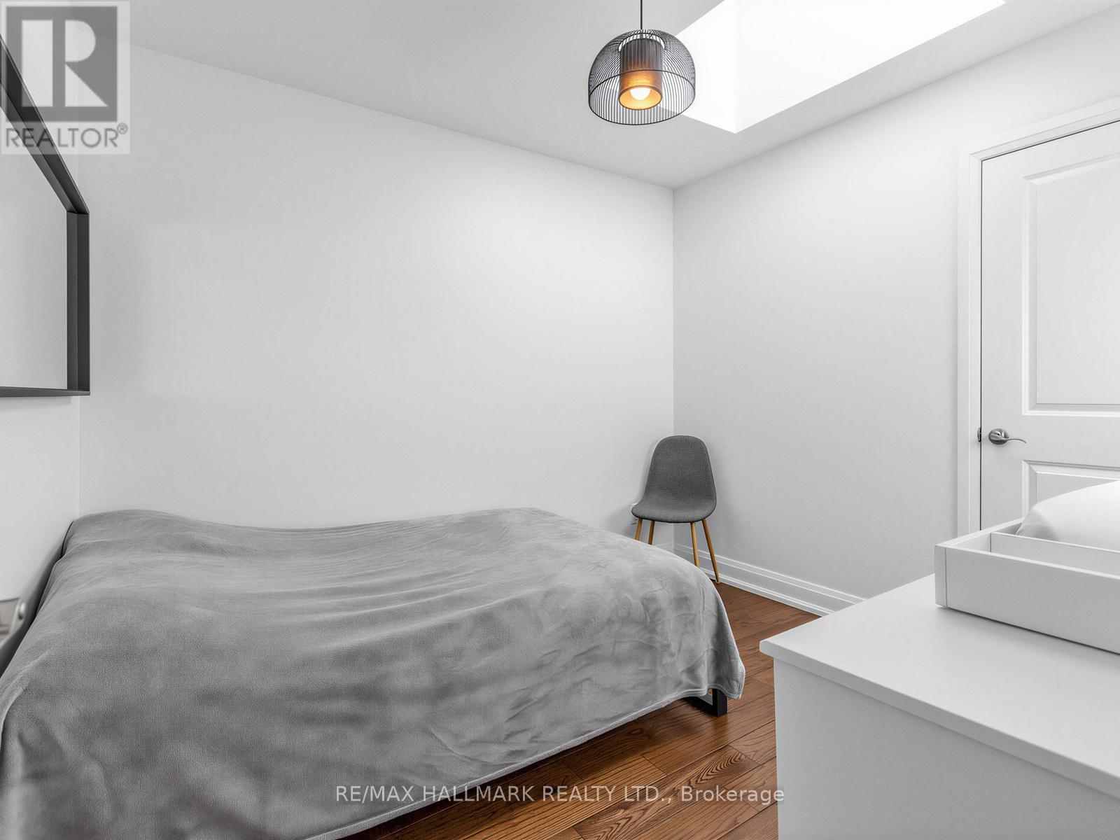 1924 Danforth Avenue, Toronto, Ontario  M4C 1J4 - Photo 23 - E13207972