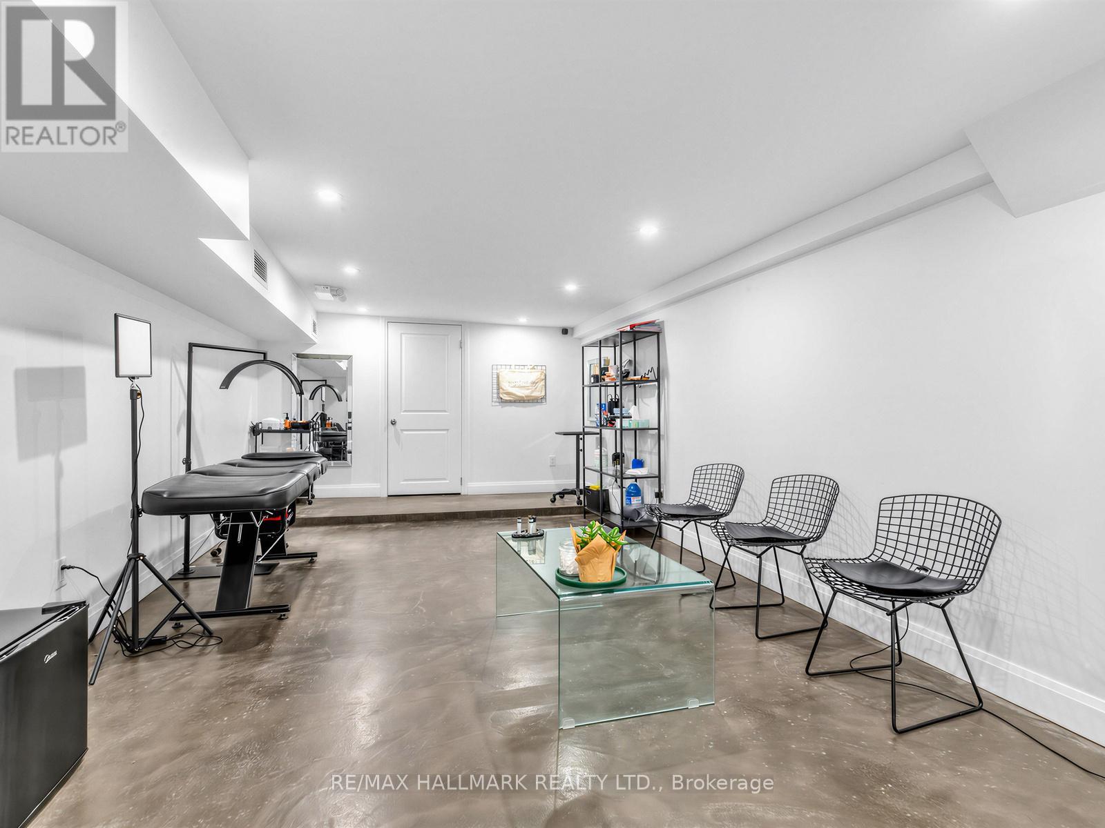 1924 Danforth Avenue, Toronto, Ontario  M4C 1J4 - Photo 28 - E13207972