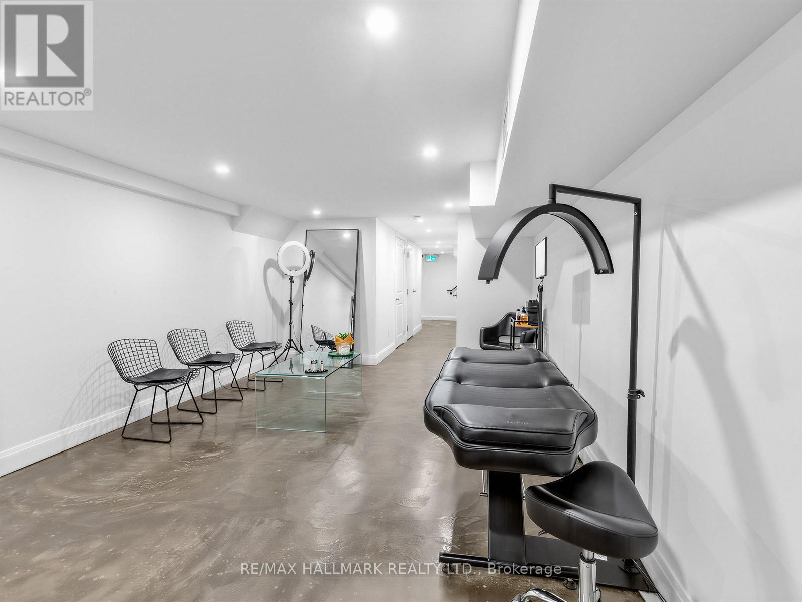 1924 Danforth Avenue, Toronto, Ontario  M4C 1J4 - Photo 30 - E13207972