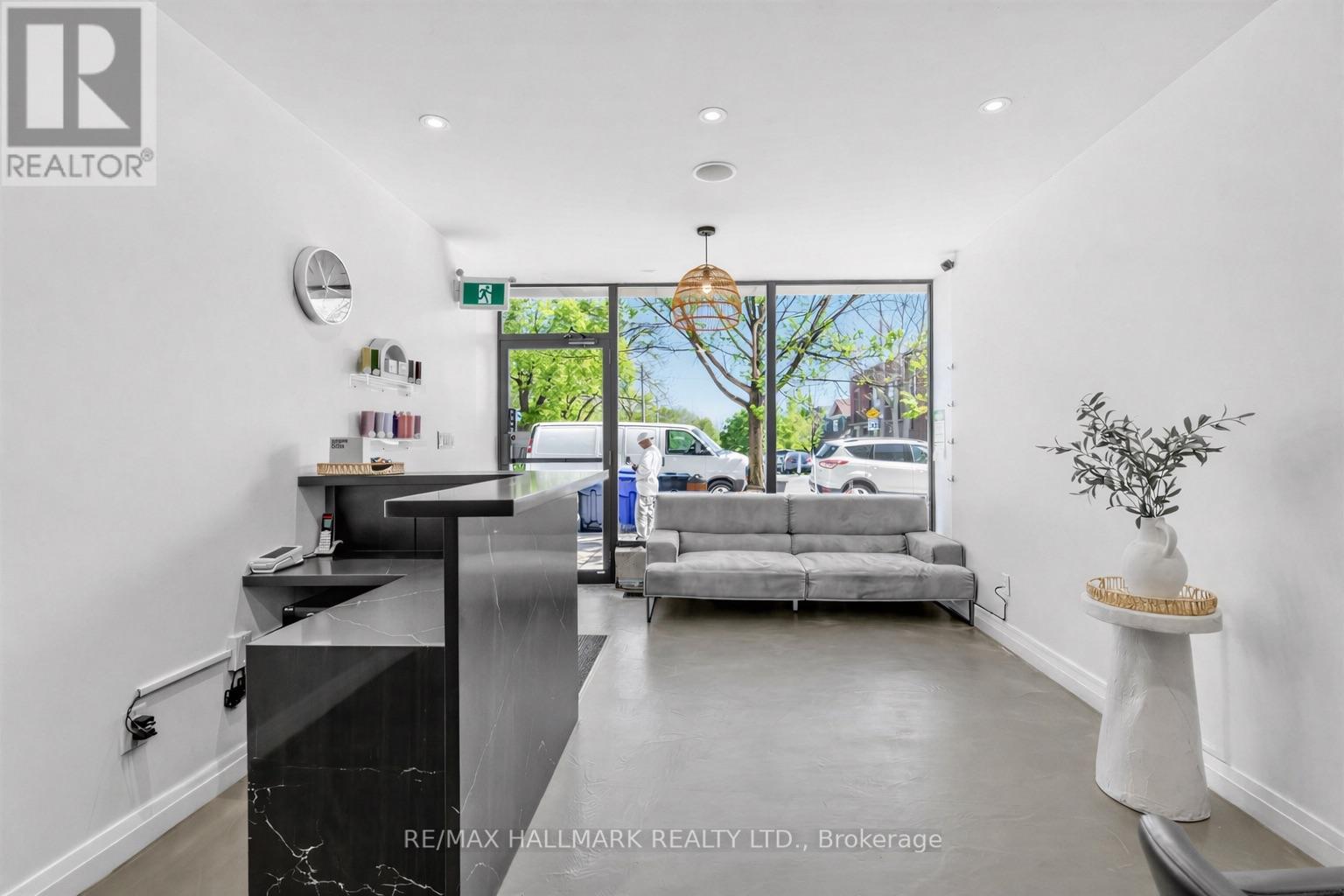 1924 Danforth Avenue, Toronto, Ontario  M4C 1J4 - Photo 6 - E13207972