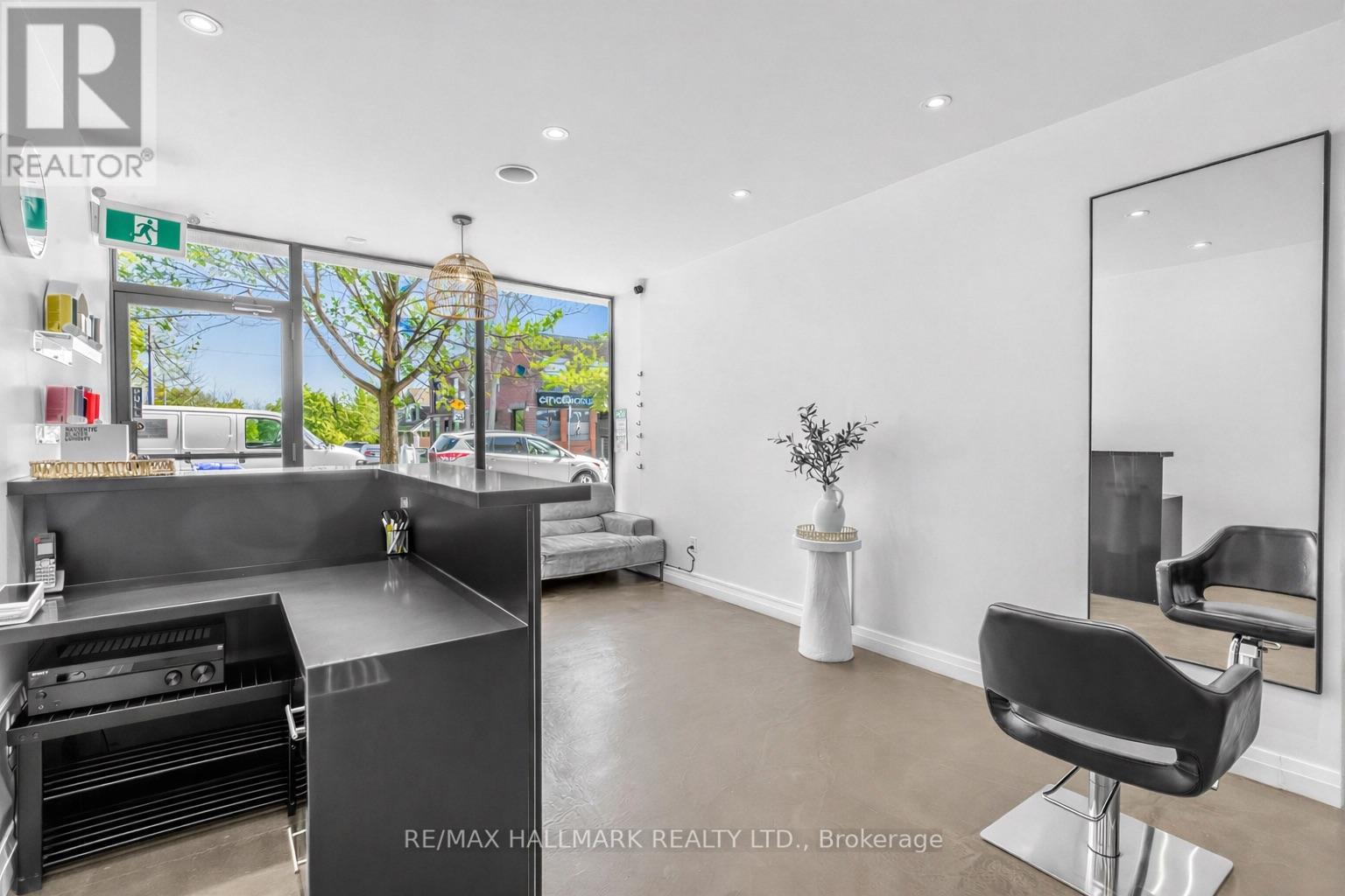 1924 Danforth Avenue, Toronto, Ontario  M4C 1J4 - Photo 7 - E13207972