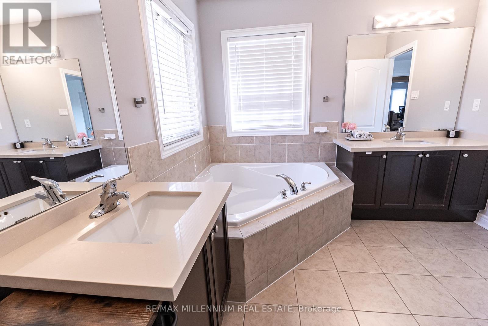 19 Bellotti Crescent, Ajax, Ontario  L1Z 0M2 - Photo 32 - E13208224