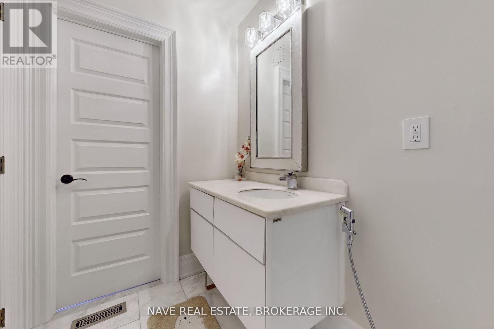 63 Elderberry Trail, Aurora, Ontario  L4G 6X1 - Photo 21 - N13208146