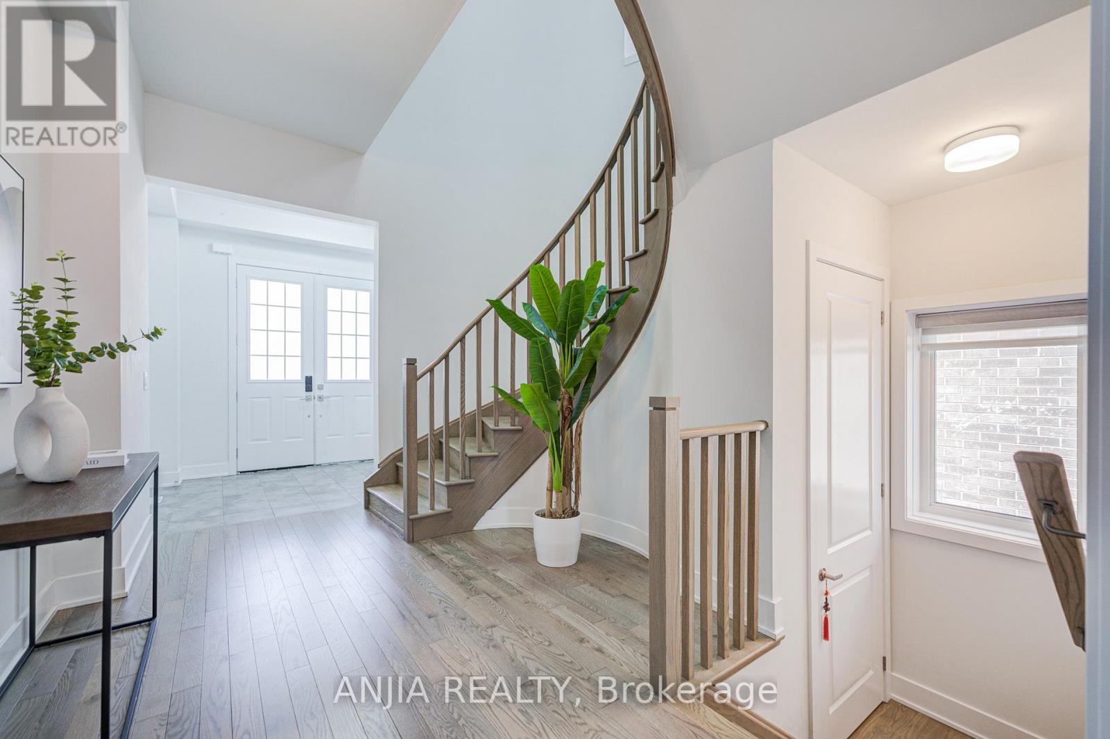 176 Sikura Circle, Aurora, Ontario  L4G 3Z1 - Photo 2 - N13208182