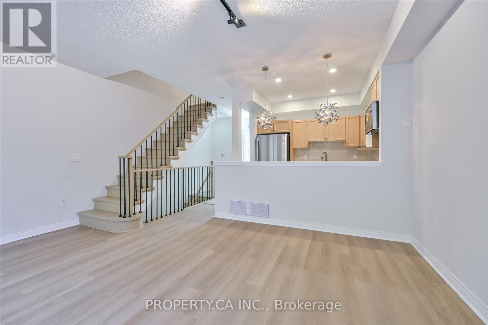 46 - 1051 On Bogart Circle, Newmarket, Ontario  L3Y 8T4 - Photo 12 - N13208186