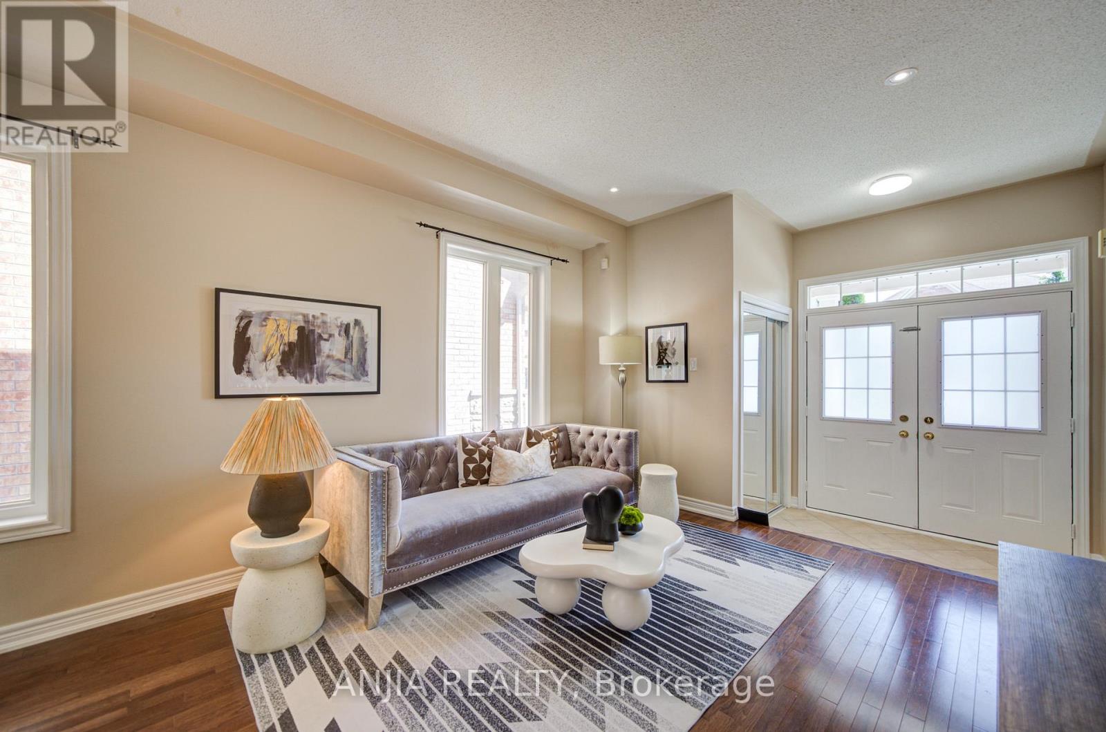 33 Grandwood Avenue, Whitchurch-Stouffville, Ontario  L4A 0M6 - Photo 11 - N13208218