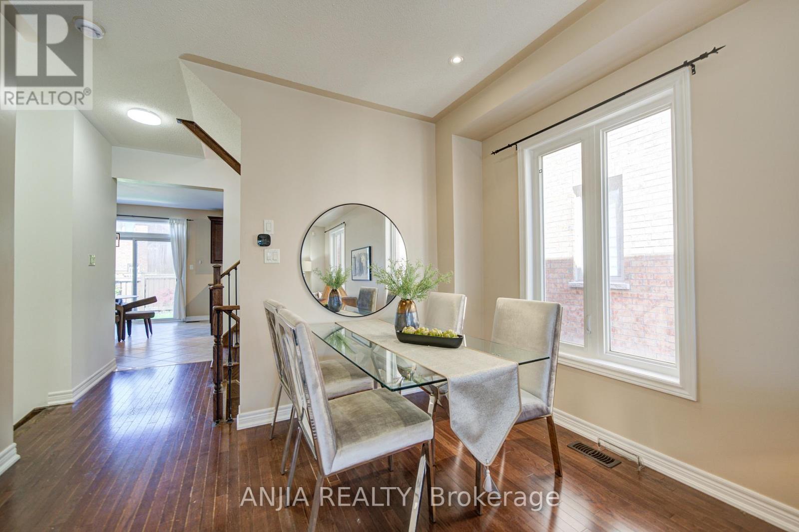 33 Grandwood Avenue, Whitchurch-Stouffville, Ontario  L4A 0M6 - Photo 12 - N13208218