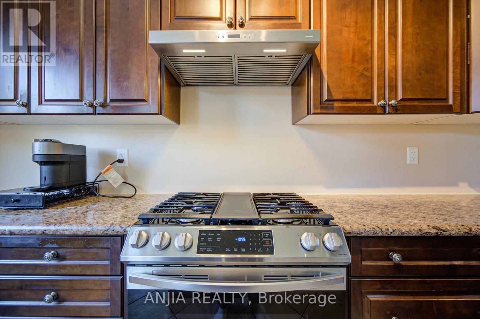 33 Grandwood Avenue, Whitchurch-Stouffville, Ontario  L4A 0M6 - Photo 17 - N13208218