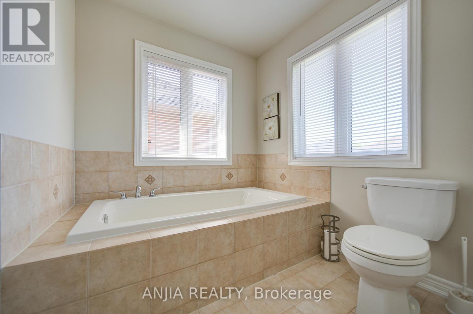 33 Grandwood Avenue, Whitchurch-Stouffville, Ontario  L4A 0M6 - Photo 33 - N13208218