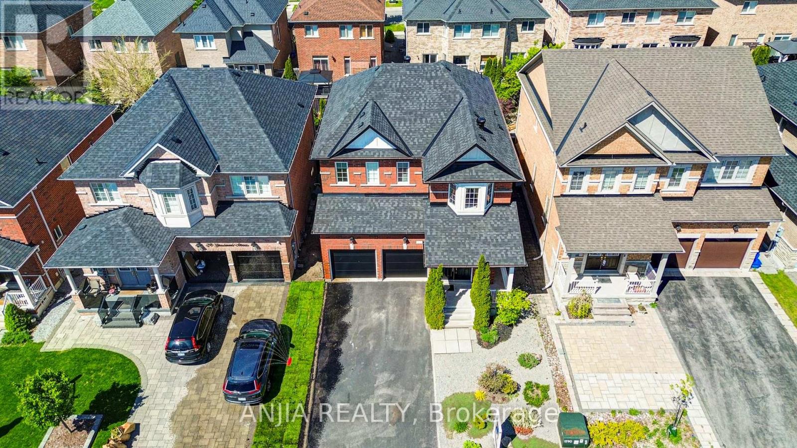 33 Grandwood Avenue, Whitchurch-Stouffville, Ontario  L4A 0M6 - Photo 4 - N13208218