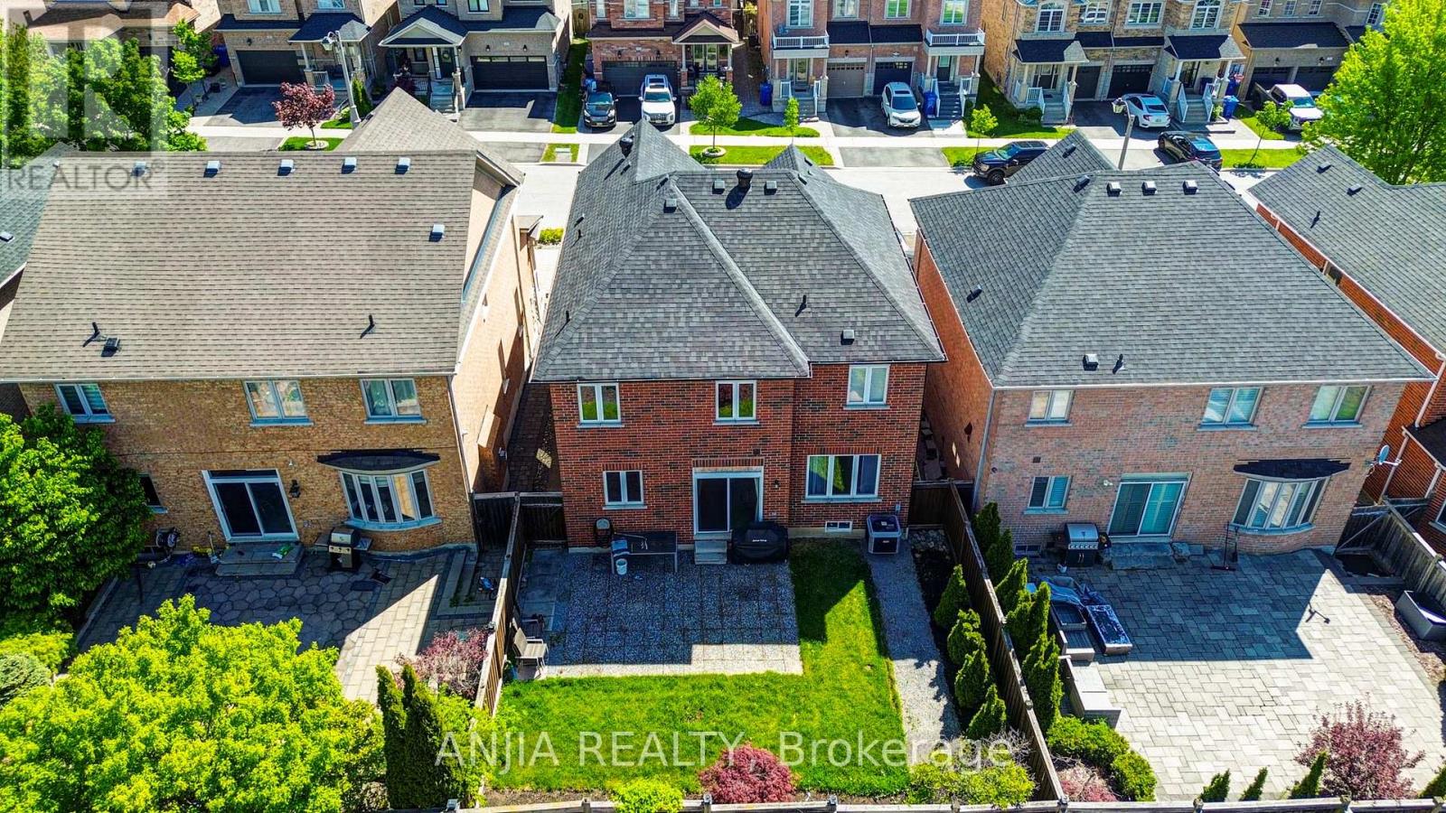 33 Grandwood Avenue, Whitchurch-Stouffville, Ontario  L4A 0M6 - Photo 5 - N13208218