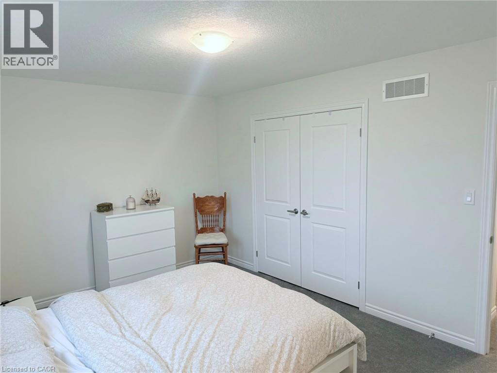 359 Benninger Drive, Kitchener, Ontario  N2E 0K1 - Photo 7 - 40834336