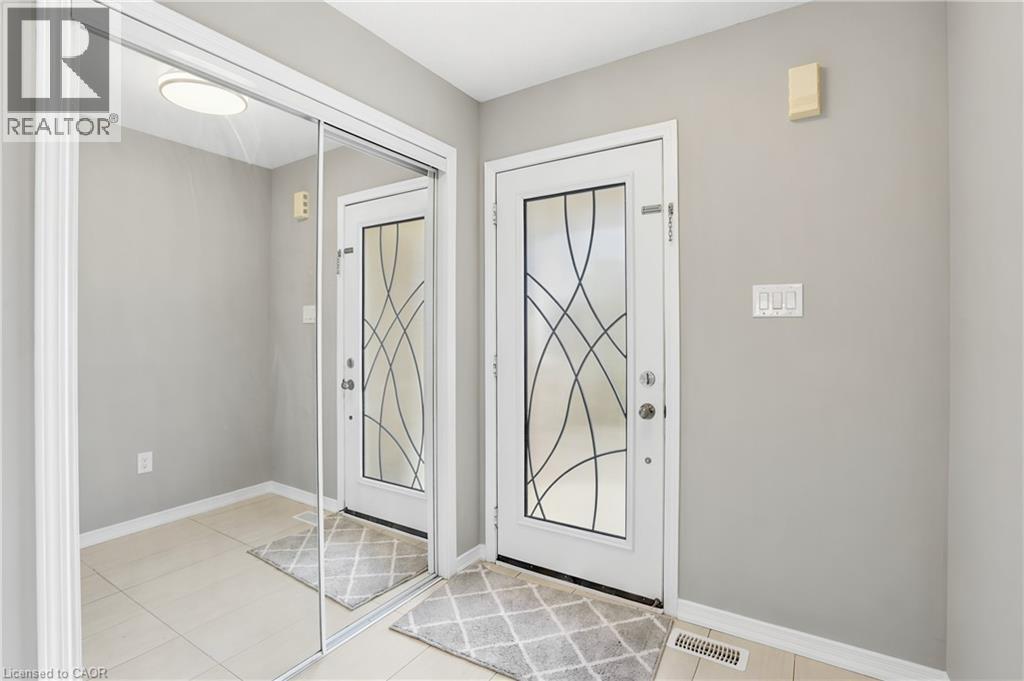 266 Powell Road, Brantford, Ontario  N3T 0J6 - Photo 4 - 40833910