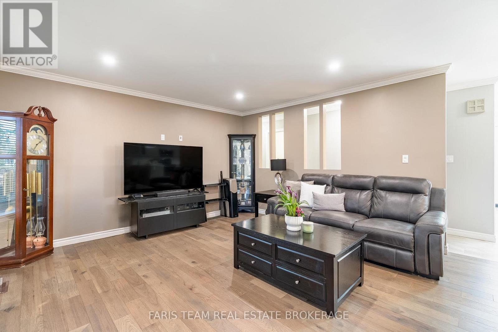 19 Willow Crescent, Ramara, Ontario  L0K 1B0 - Photo 17 - S13208100