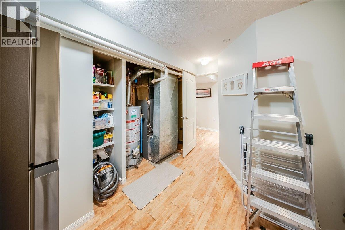 2321 Mcbride Street, Trail, British Columbia  V1R 3A6 - Photo 54 - 10389043