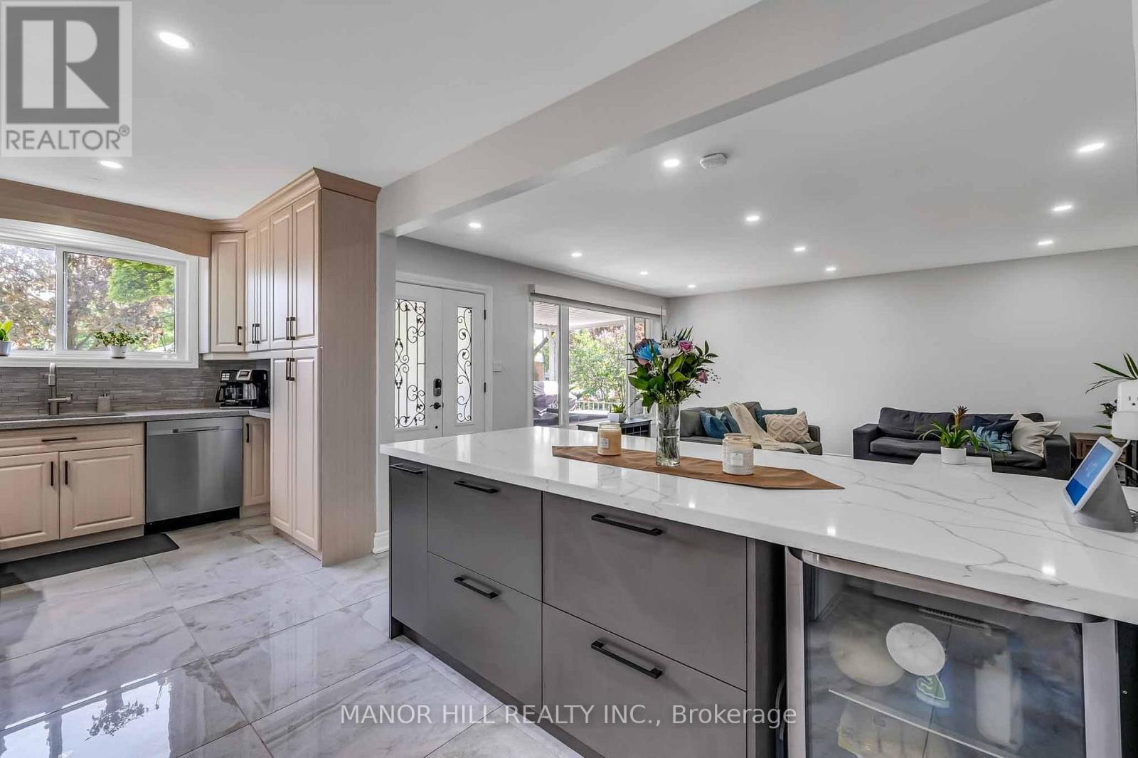338 The Westway, Toronto, Ontario  M9R 1H2 - Photo 12 - W13207922