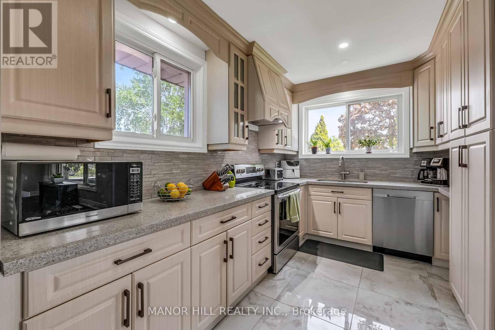 338 The Westway, Toronto, Ontario  M9R 1H2 - Photo 14 - W13207922