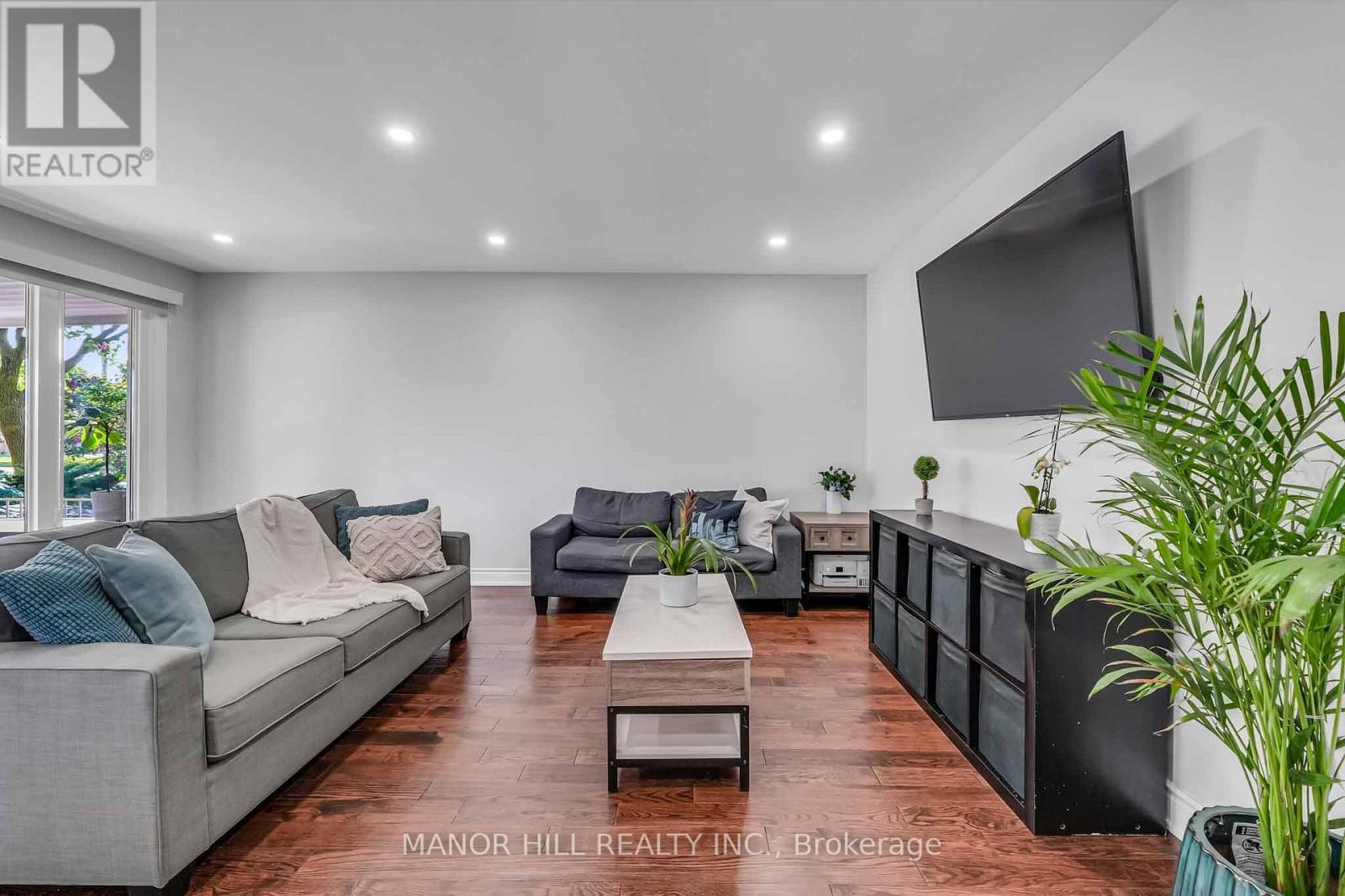 338 The Westway, Toronto, Ontario  M9R 1H2 - Photo 4 - W13207922
