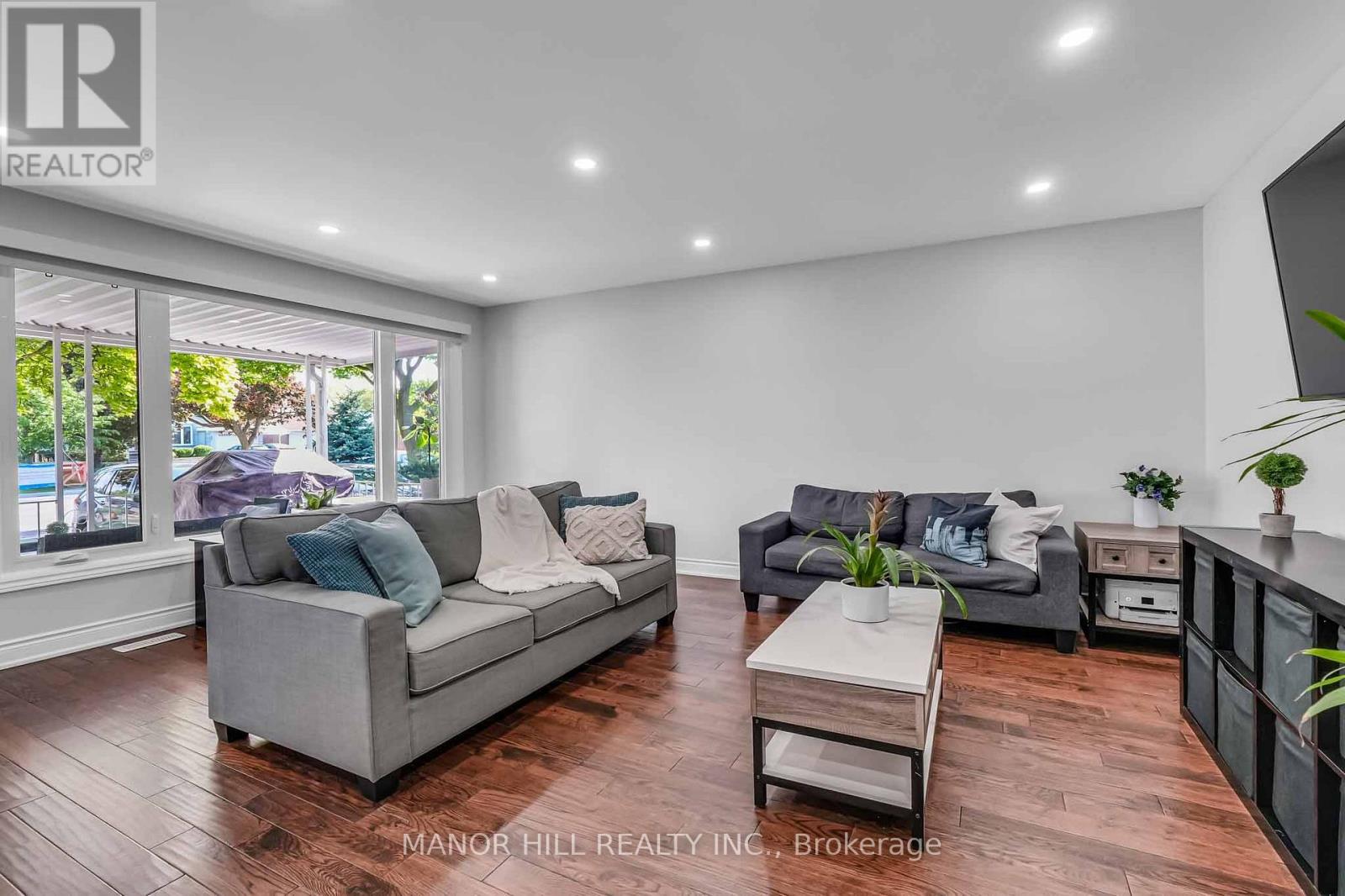 338 The Westway, Toronto, Ontario  M9R 1H2 - Photo 5 - W13207922
