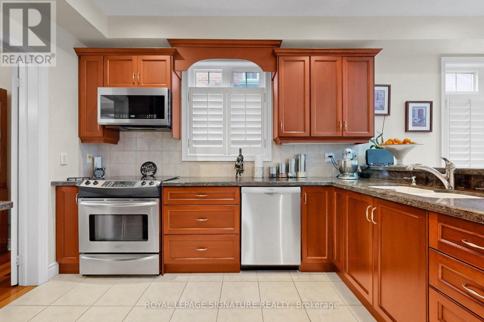 1590 Hallstone Road, Brampton, Ontario  L6Y 5K8 - Photo 16 - W13207936