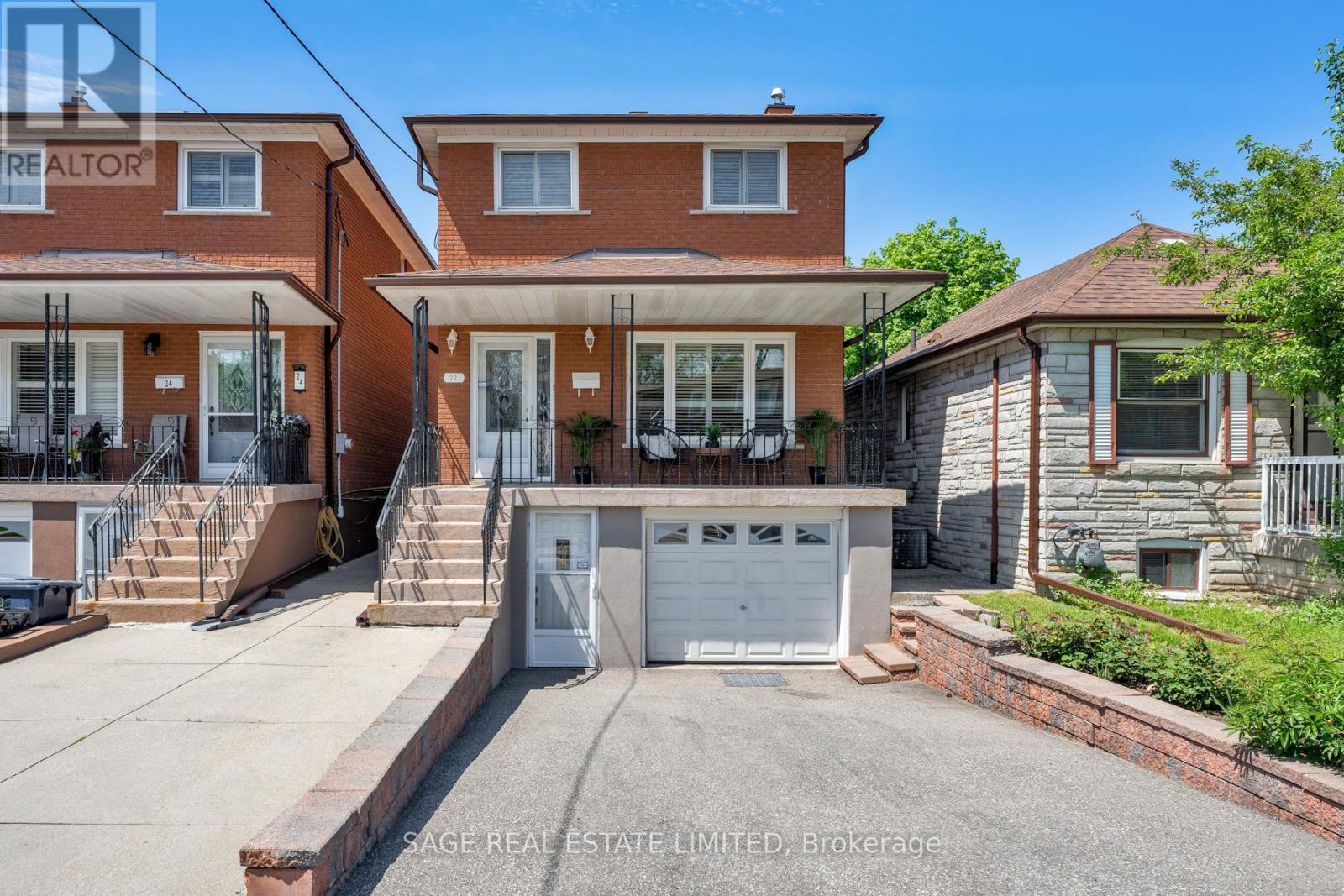 22 East Drive E, Toronto, Ontario  M6N 2N7 - Photo 1 - W13207938