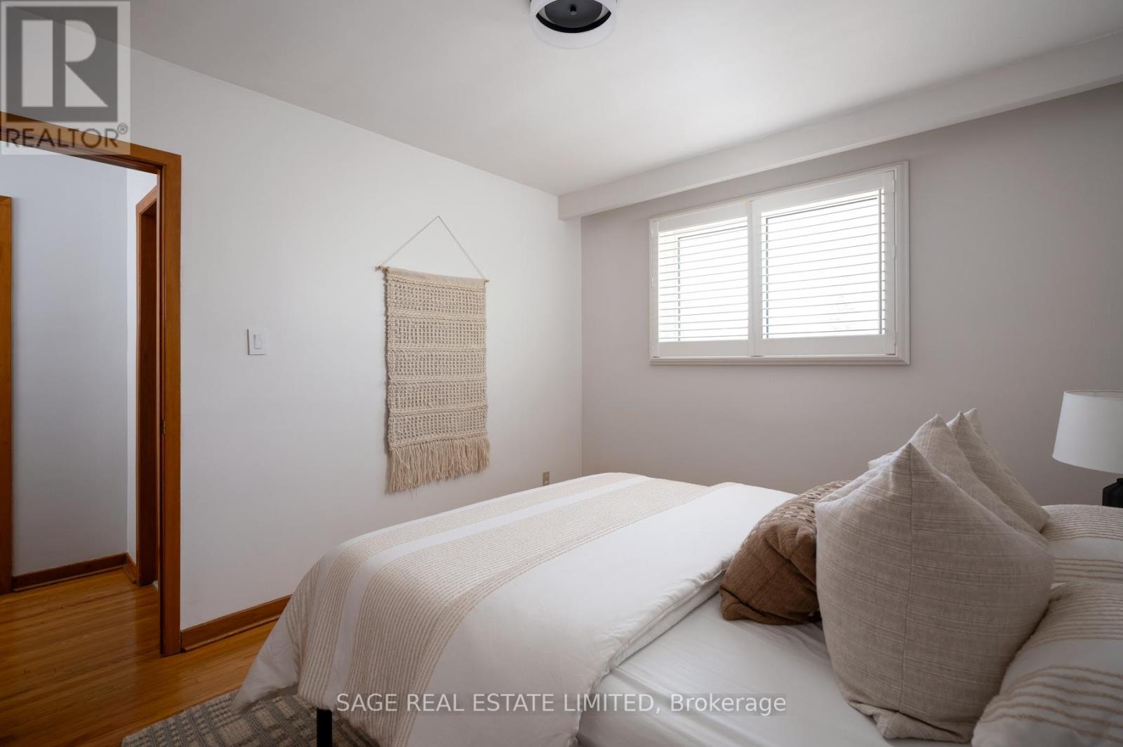 22 East Drive E, Toronto, Ontario  M6N 2N7 - Photo 16 - W13207938