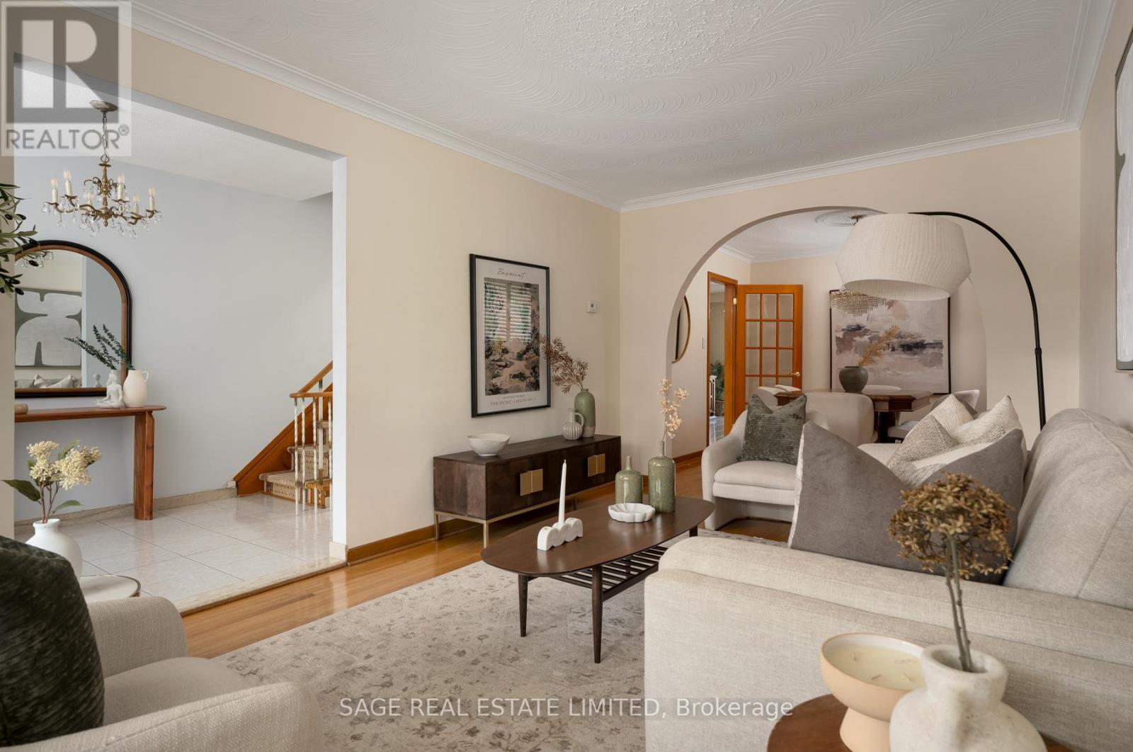 22 East Drive E, Toronto, Ontario  M6N 2N7 - Photo 8 - W13207938