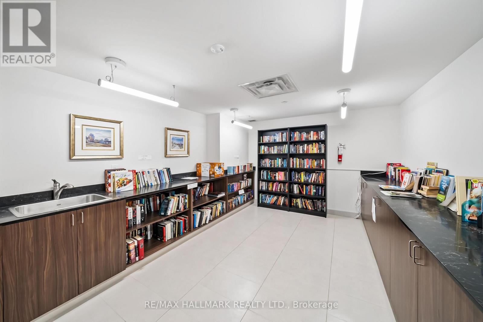 111 - 1575 Lakeshore Road W, Mississauga, Ontario  L5J 1J4 - Photo 43 - W13207958