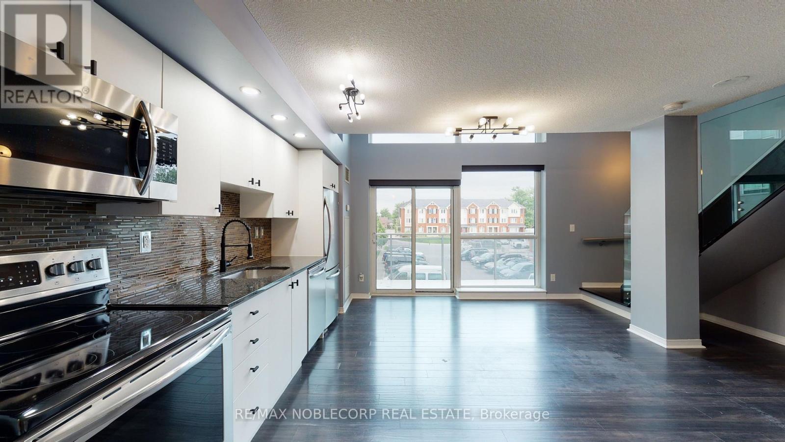 212 - 215 QUEEN STREET E, Brampton, Ontario