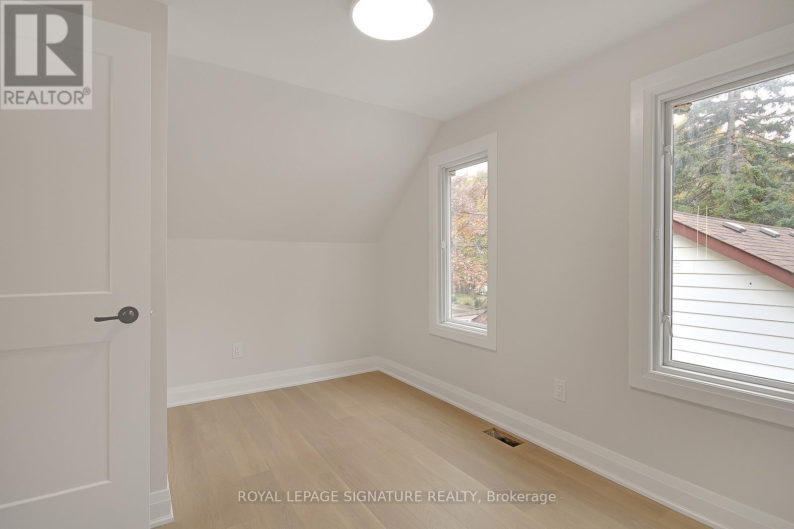 17 Uno Drive, Toronto, Ontario  M8Z 3N7 - Photo 10 - W13208006