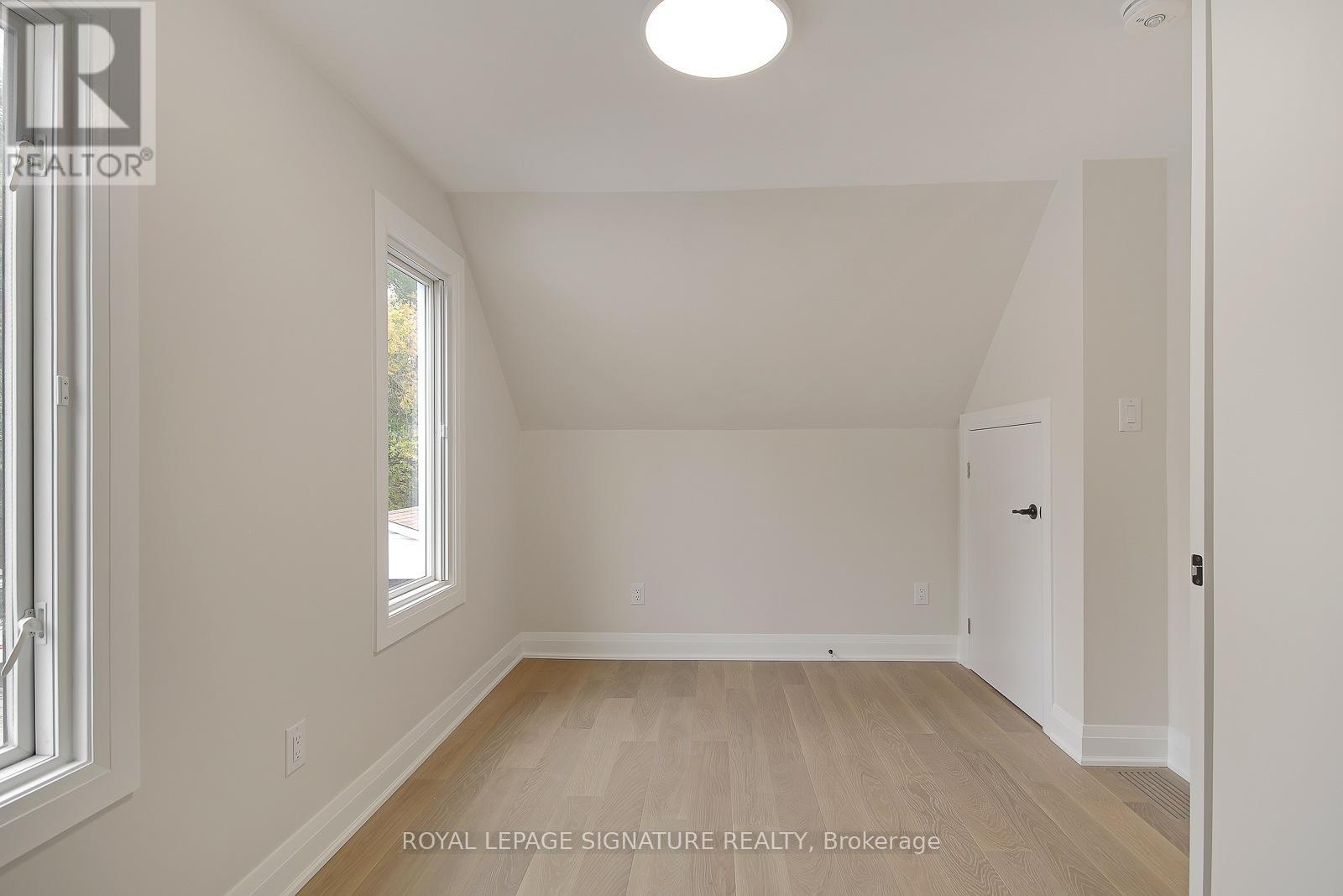 17 Uno Drive, Toronto, Ontario  M8Z 3N7 - Photo 11 - W13208006