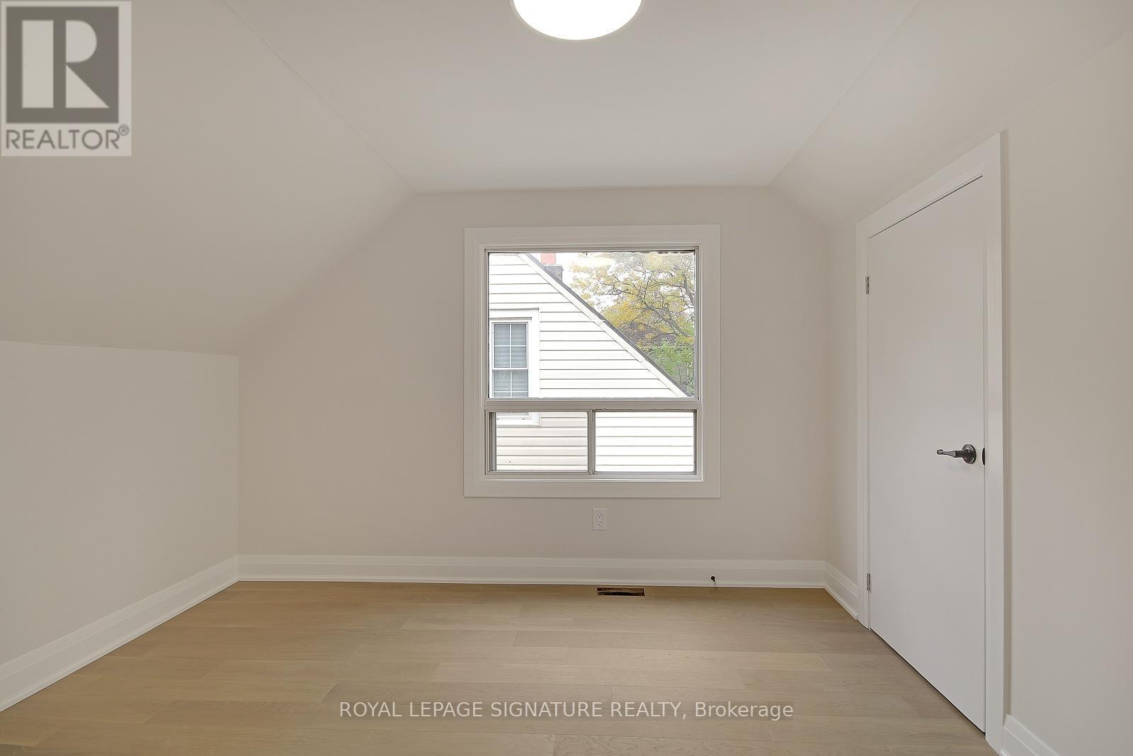 17 Uno Drive, Toronto, Ontario  M8Z 3N7 - Photo 12 - W13208006