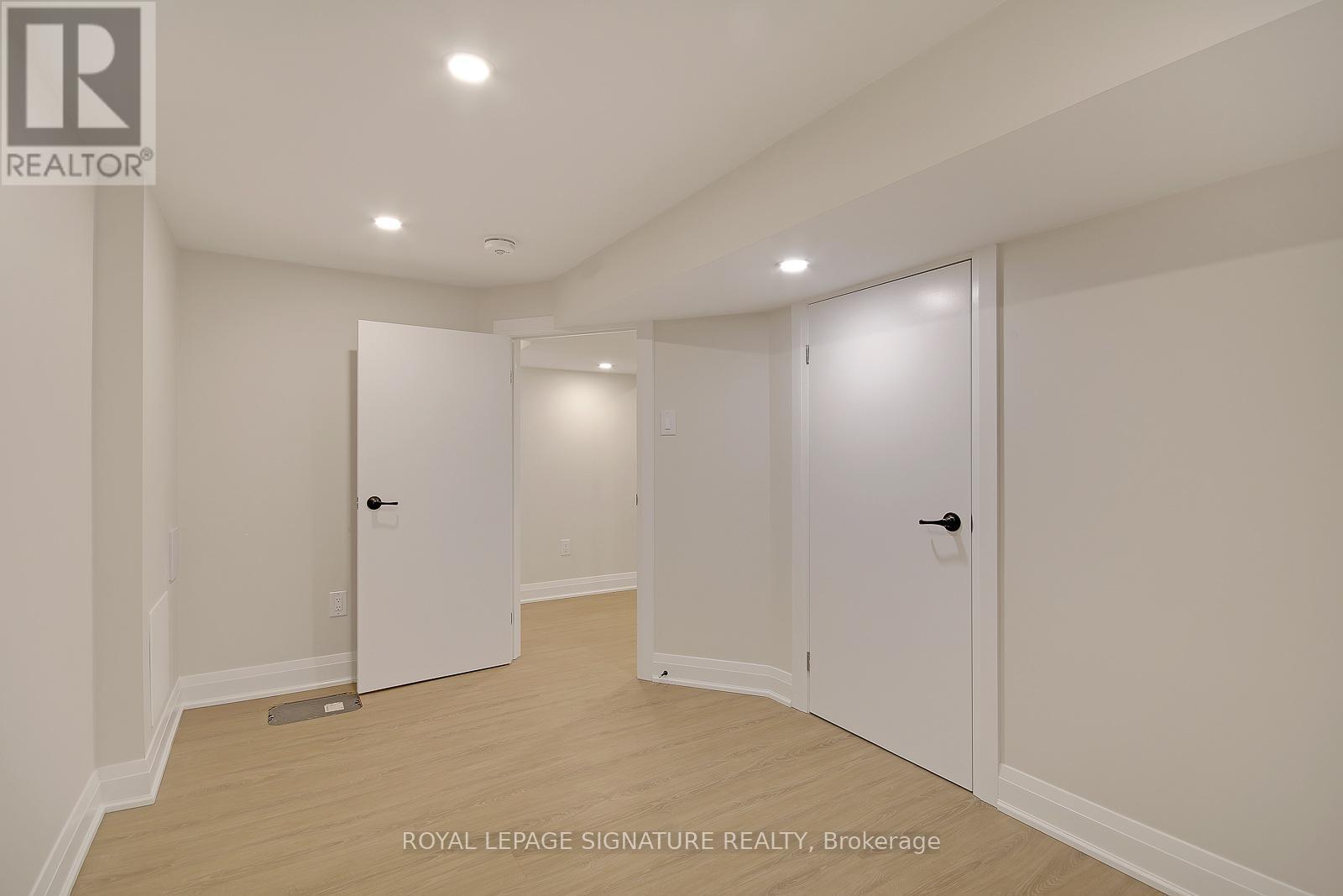 17 Uno Drive, Toronto, Ontario  M8Z 3N7 - Photo 16 - W13208006