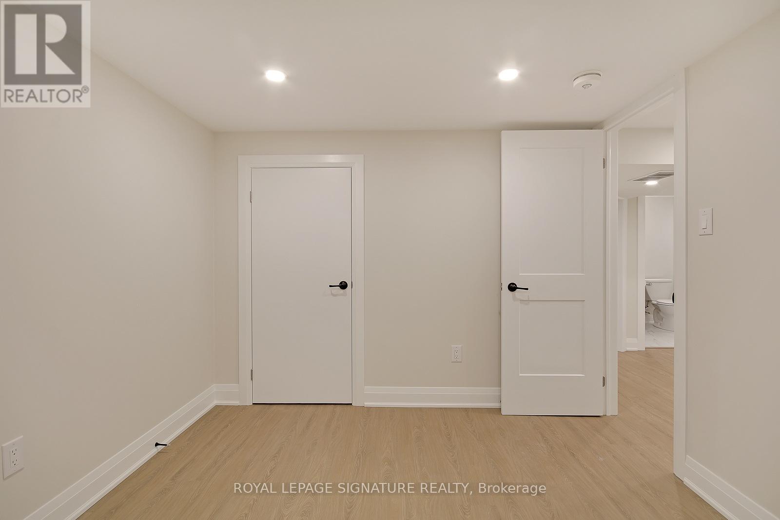17 Uno Drive, Toronto, Ontario  M8Z 3N7 - Photo 18 - W13208006