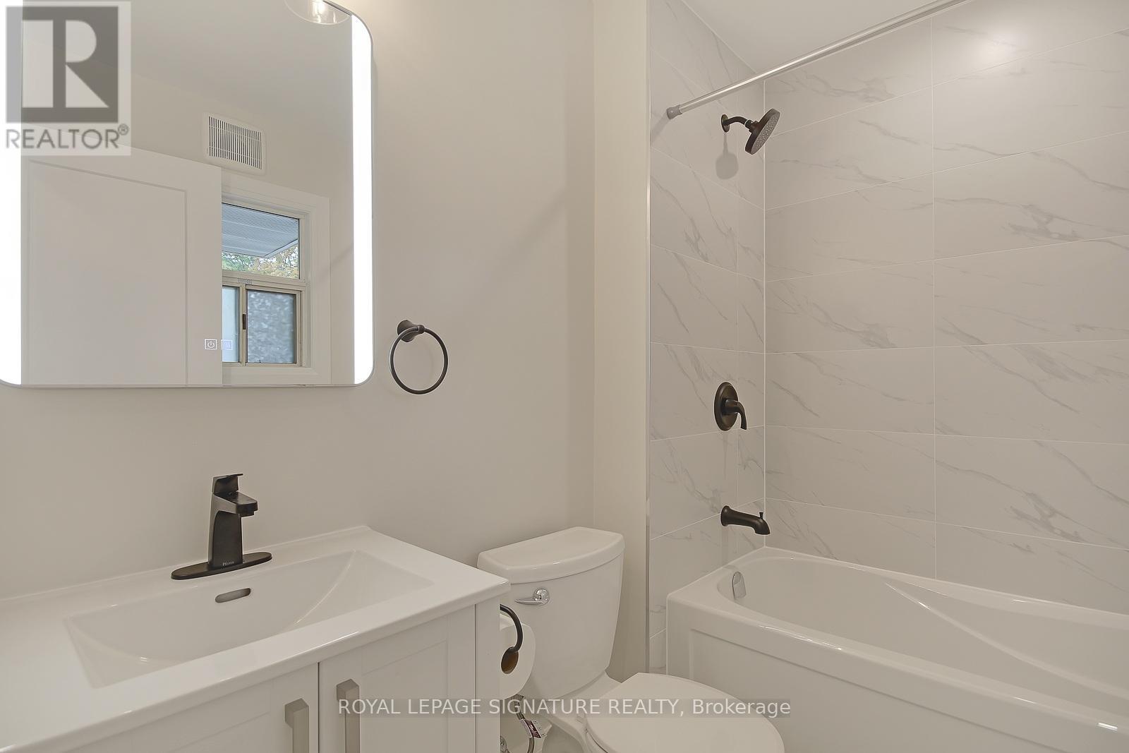 17 Uno Drive, Toronto, Ontario  M8Z 3N7 - Photo 19 - W13208006