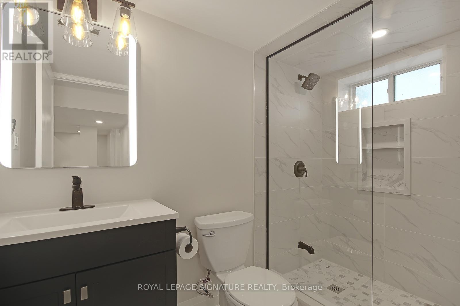 17 Uno Drive, Toronto, Ontario  M8Z 3N7 - Photo 20 - W13208006