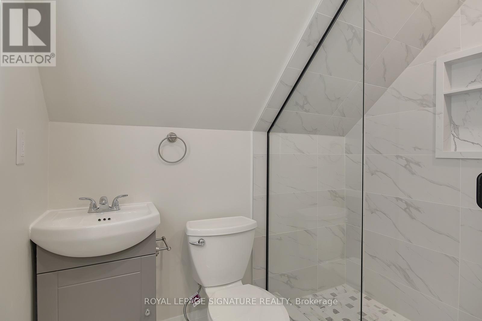 17 Uno Drive, Toronto, Ontario  M8Z 3N7 - Photo 21 - W13208006