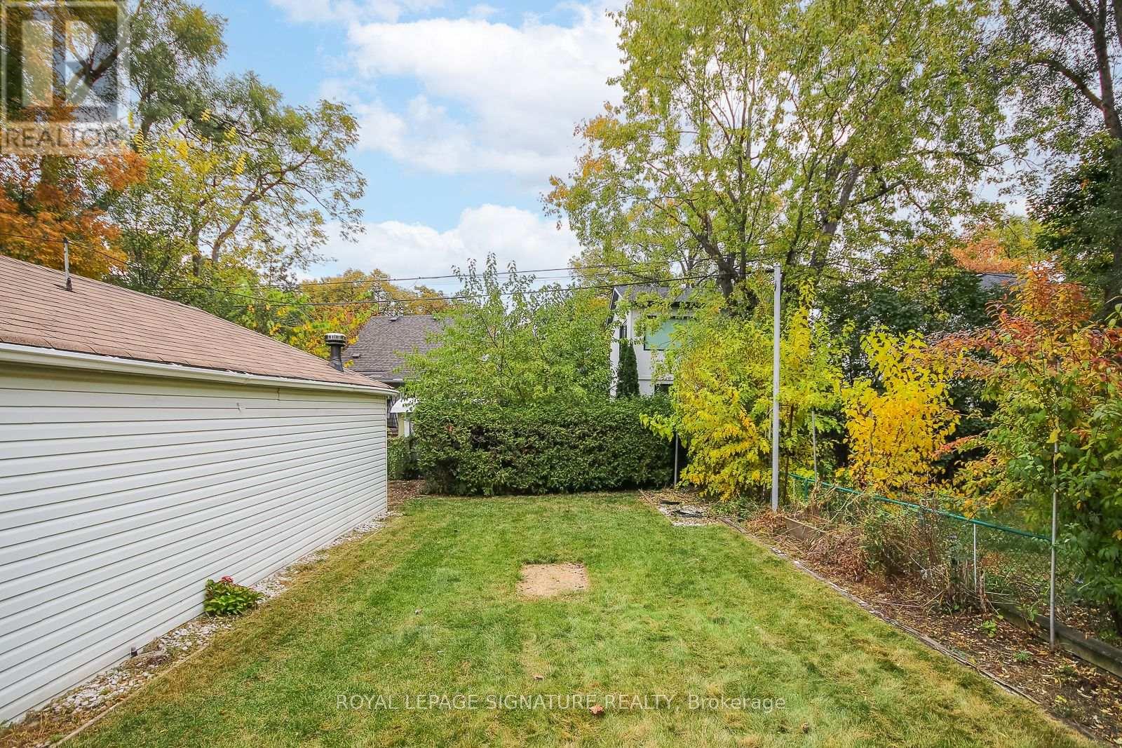 17 Uno Drive, Toronto, Ontario  M8Z 3N7 - Photo 23 - W13208006