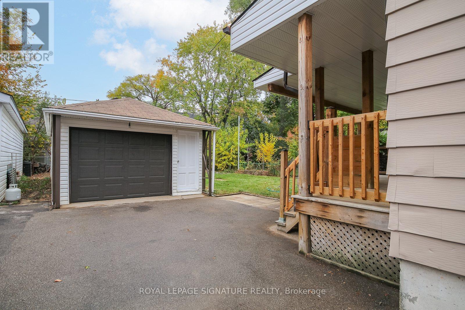 17 Uno Drive, Toronto, Ontario  M8Z 3N7 - Photo 24 - W13208006