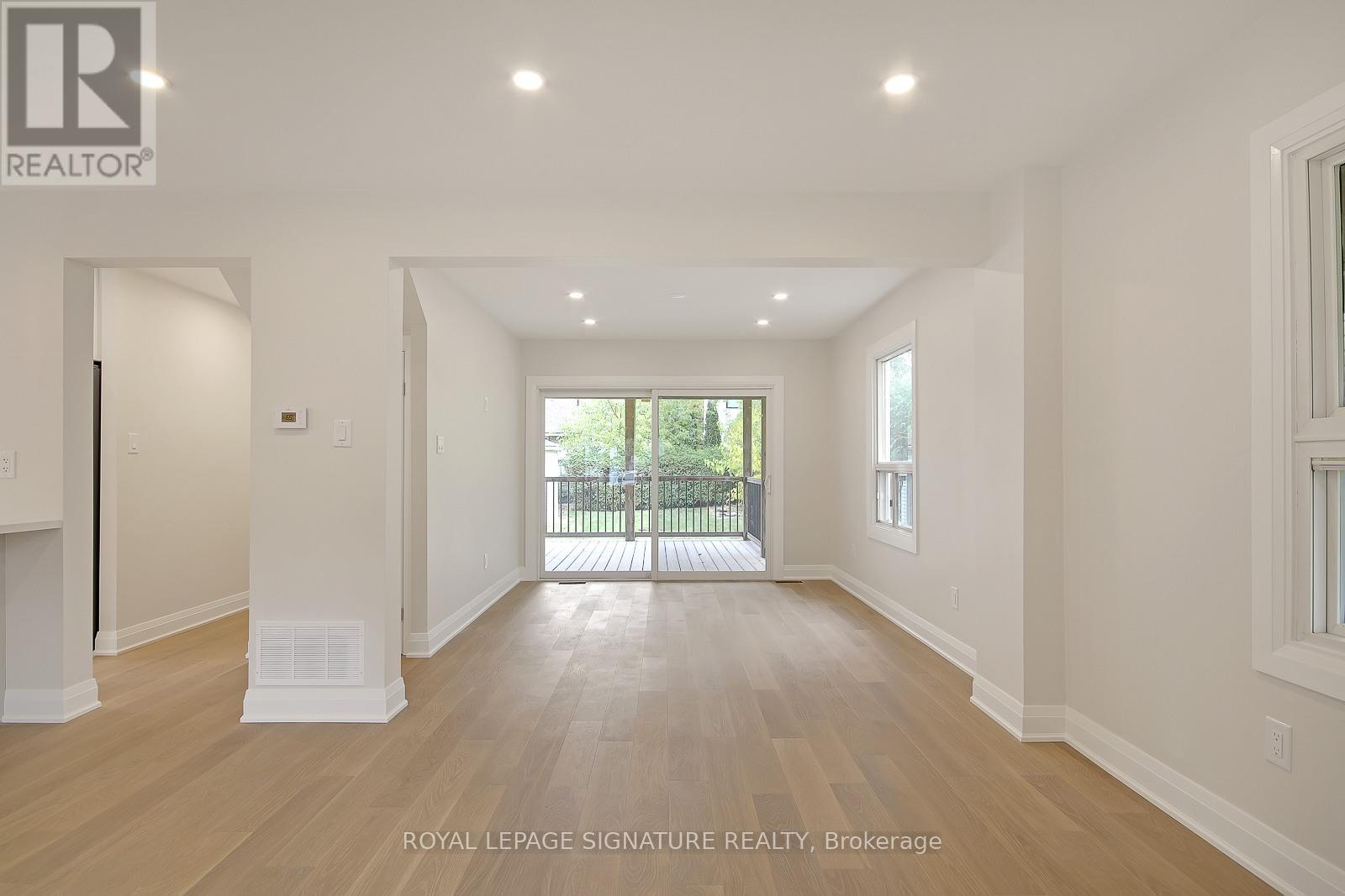 17 Uno Drive, Toronto, Ontario  M8Z 3N7 - Photo 7 - W13208006