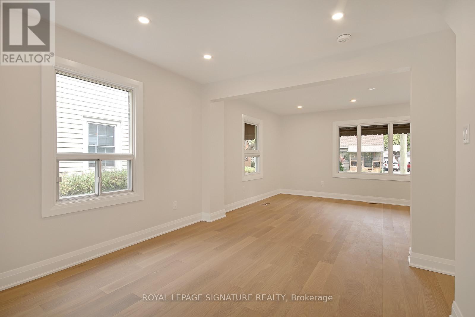 17 Uno Drive, Toronto, Ontario  M8Z 3N7 - Photo 9 - W13208006