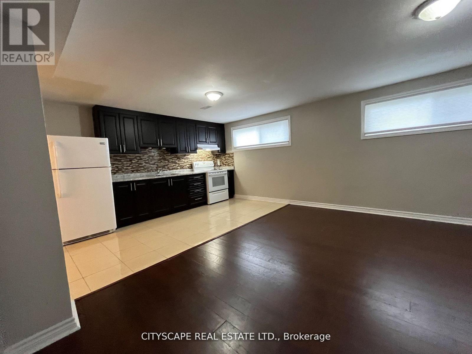 Bsmt - 2 Leslie Street, Brampton, Ontario  L6X 2J4 - Photo 2 - W13208112