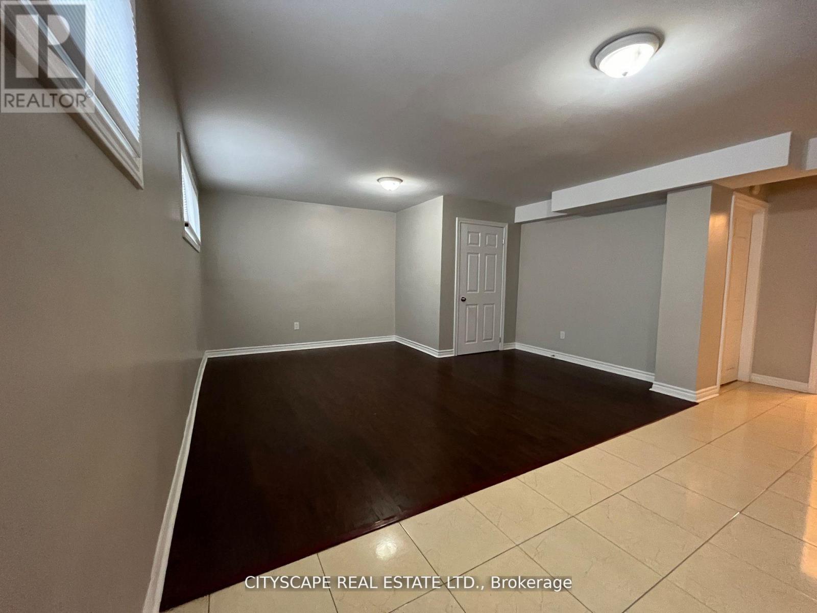 Bsmt - 2 Leslie Street, Brampton, Ontario  L6X 2J4 - Photo 4 - W13208112