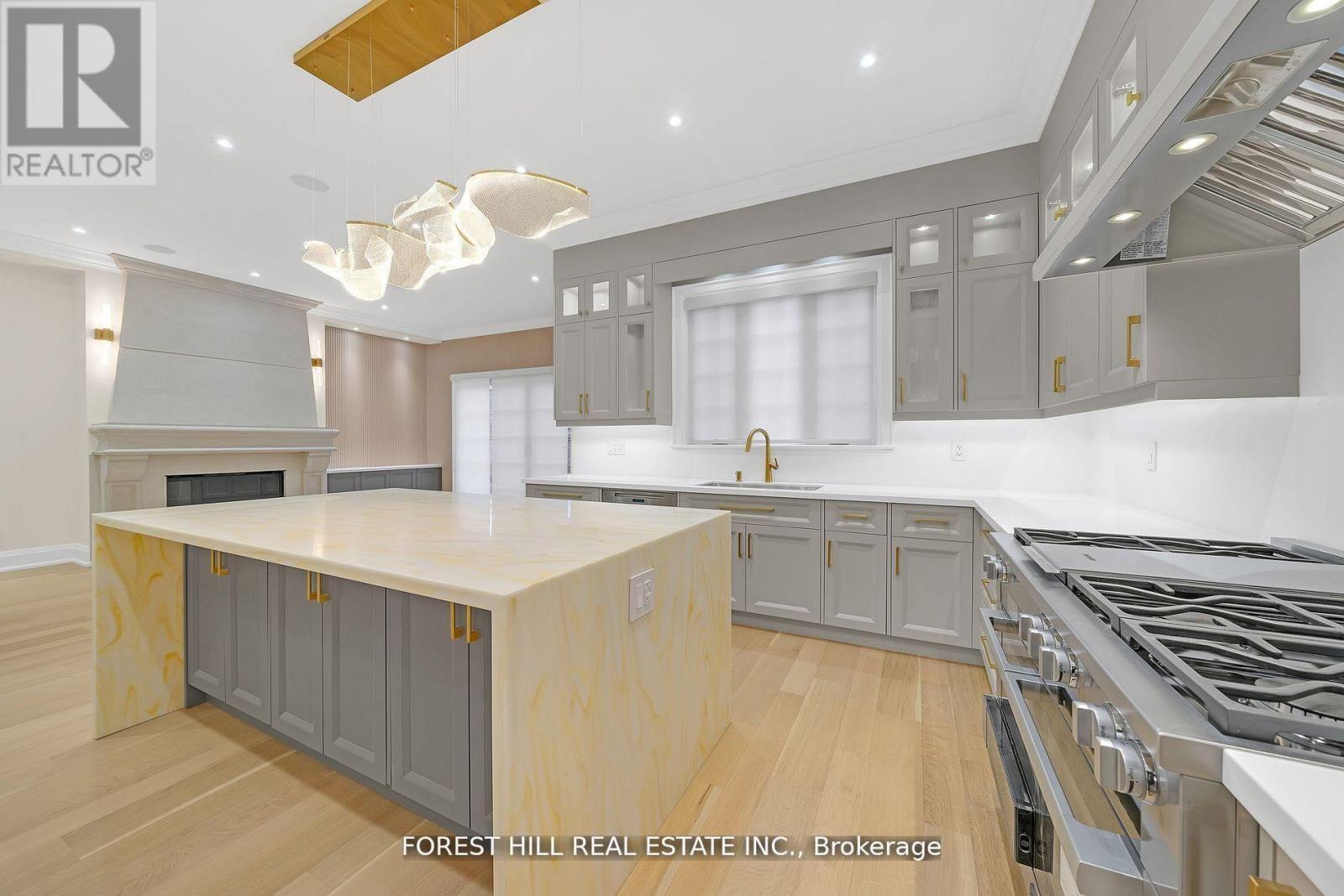 132 Lothian Avenue, Toronto, Ontario  M8Z 4L4 - Photo 14 - W13208118
