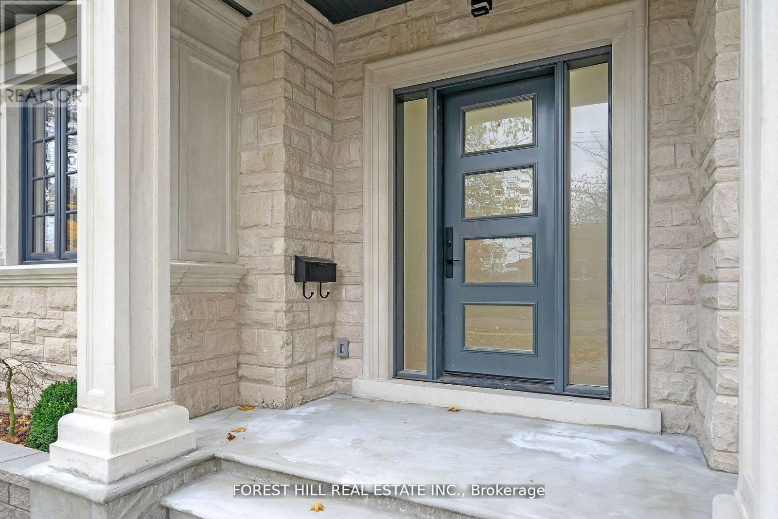 132 Lothian Avenue, Toronto, Ontario  M8Z 4L4 - Photo 2 - W13208118
